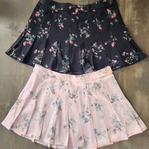 NWT Urban Outfitters Kimchi Blue Kit Button-Waist Pleated Mini Skirts – Size S